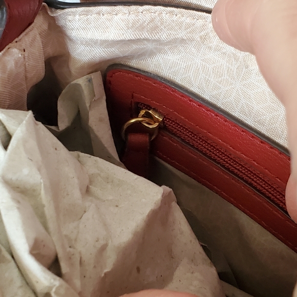 Time and Tru recycled materials vinyl hidden pocket shoulder bag red - Picture 6 of 15